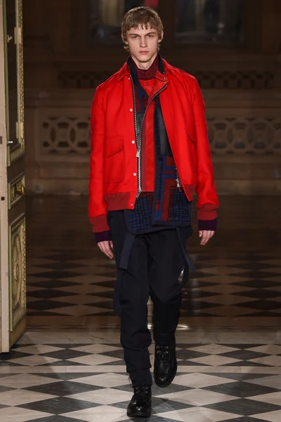 Look 18